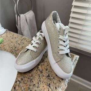 🌟🆕Cynthia Rowley Girls Gold Sparkly Sneakers, 2🌟